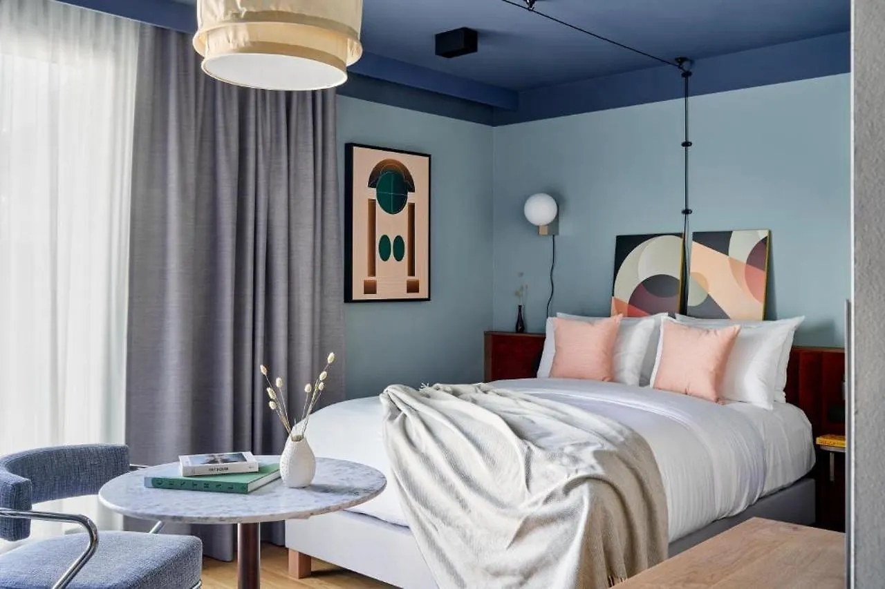 Schwan Locke Hotel München