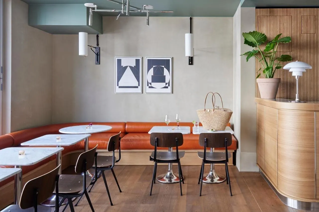 Schwan Locke Hotel Munich