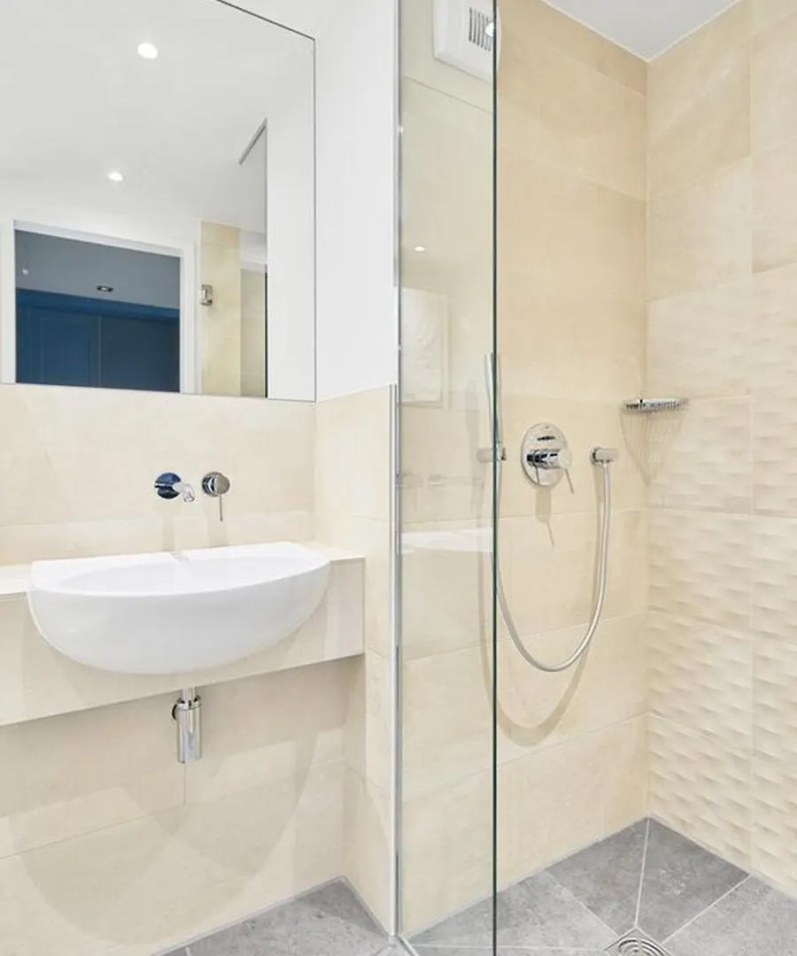 Schwan Locke Hotel Munich