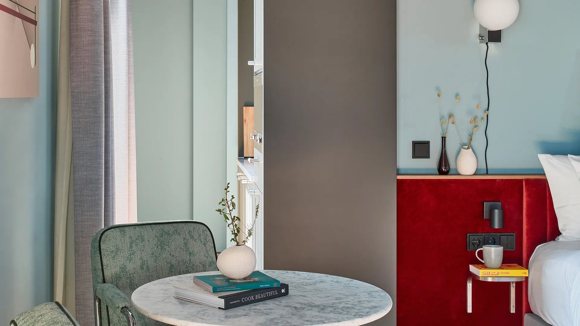 Schwan Locke Hotel Munich