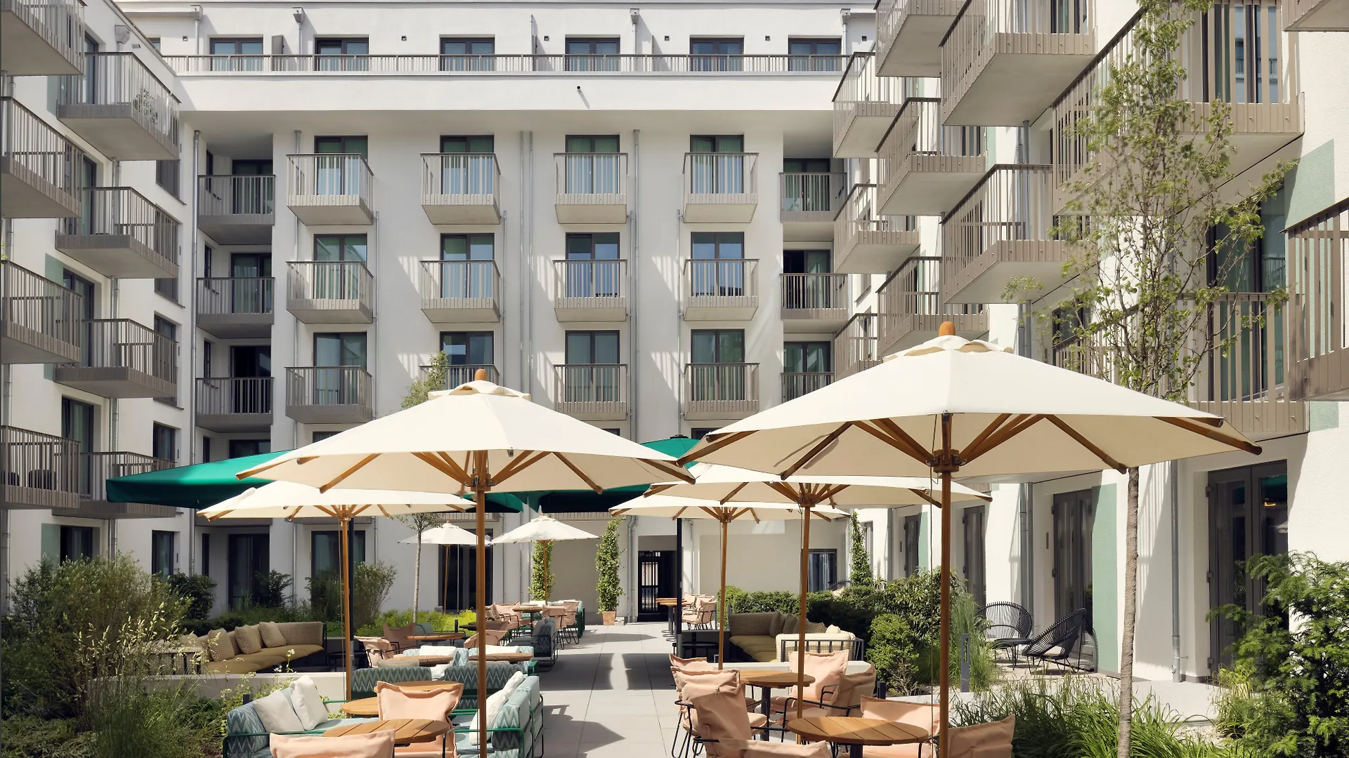 Schwan Locke Hotel Munich Germany