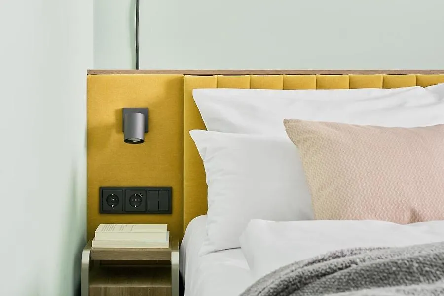 Schwan Locke Hotel Munich