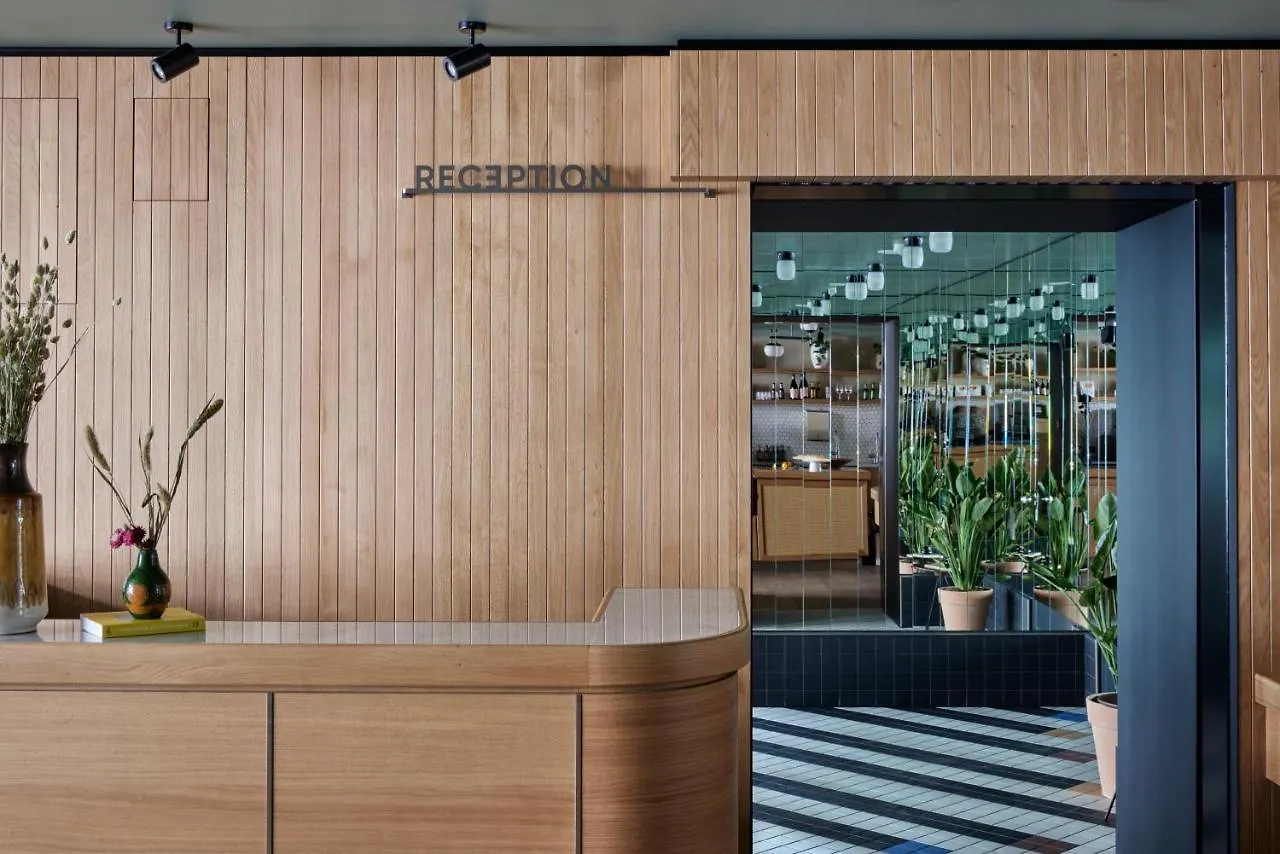 Schwan Locke Hotel Munich