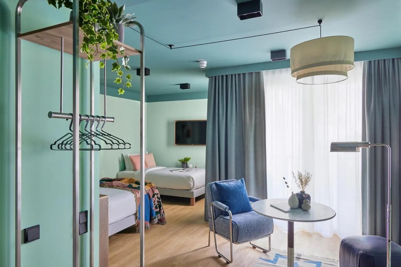 Schwan Locke Hotel Munich